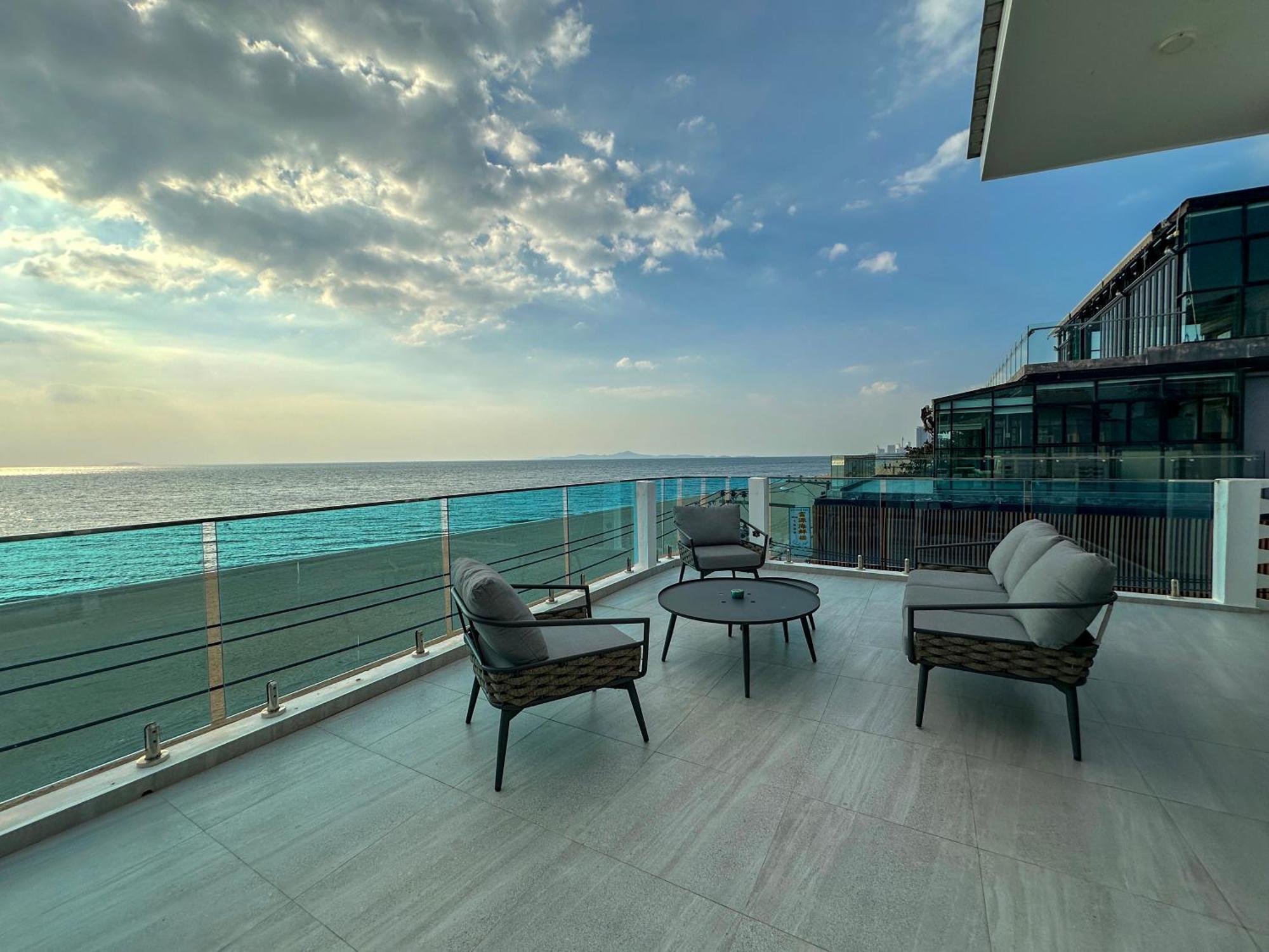 Stunning Beachfront View Luxurious Apartment 40 Jomtien Beach Exterior photo